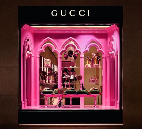 vetrina di gucci torino|VIDEO .